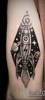 Fénykép egy rakéta tetoválásról - 18072017 - példa - 137 Tattoo rakéta