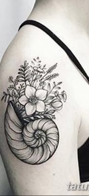 fotó egy kagylótetoválásról, kelt 2017.08.19. 010. sz. - Tetoválóhéj_