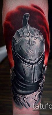 tatuaż rycerski nr 15 to fajna wersja wzoru, który można dobrze wykorzystać do obróbki i zastosowania jako tatuaż rycerza w zbroi