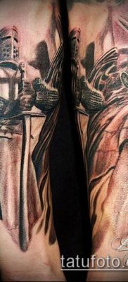 tatuaż rycerski #627 to ciekawa wersja wzoru, który z powodzeniem można wykorzystać do obróbki i aplikacji jako rycerz tatuażu