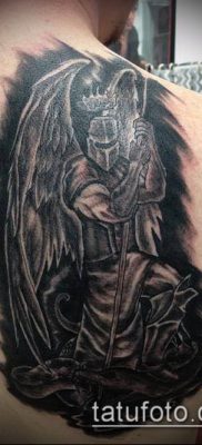 tatuaż rycerski # 230 to fajna wersja wzoru, który z powodzeniem można wykorzystać do przekształcenia i zastosowania jako bezgłowy tatuaż rycerski