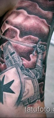 tatuaż rycerski numer 559 - godna wersja wzoru, którą można łatwo wykorzystać do powtórki i aplikacji jako tatuaż w stylu rycerskim