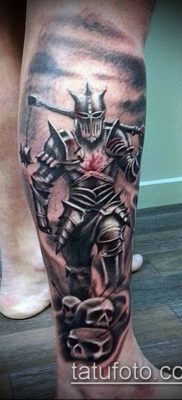 tatuaż rycerza numer 128 - godna wersja wzoru, który można łatwo wykorzystać do zmiany i zastosowania jako tatuaż rycerza w zbroi