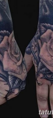 Fotó rózsatetoválásról tövisekkel 2019.06.26. №069 - tüskés rózsás tetoválás -