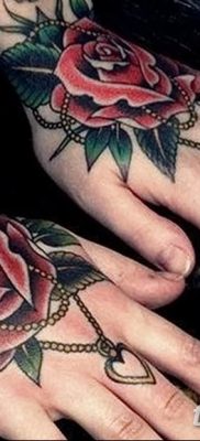 Fotó rózsatetoválásról tövisekkel 2019.06.26. №072 - tüskés rózsás tetoválás -