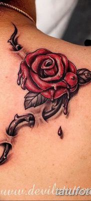 Fotó rózsatetoválásról tövisekkel 2019.06.26. №073 - tüskés rózsás tetoválás -