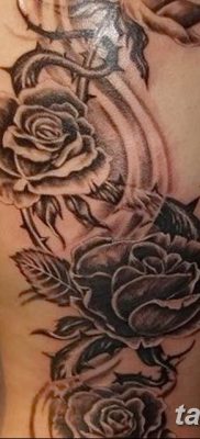 Fotó rózsatetoválásról tövisekkel 2019.06.26. №065 - tüskés rózsás tetoválás -