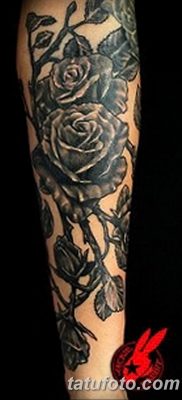 Fotó rózsatetoválásról tövisekkel 2019.06.26. №036 - tüskés rózsás tetoválás -