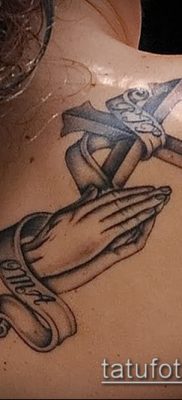 صور وشم يد صلاة - 12062017 - مثال - 157 وشم يد صلاة