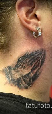 صورة وشم أيدي الصلاة - 12062017 - مثال - 175 وشم أيدي صلاة