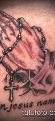 صورة وشم أيدي الصلاة - 12062017 - مثال - 119 وشم أيدي صلاة