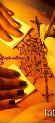 татуировка sak yant No. 321 е достойна версия на рисунка, която може да се използва добре за промяна и прилагане като татуировка sak yant с масло