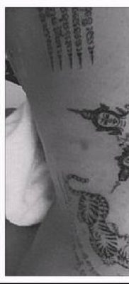 татуировка sak yant # 842 - уникална версия на модела, която може да се използва добре за обработка и прилагане като татуировка sak yant като Джоли