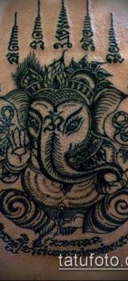 татуировка sak yant No. 642 - изключителна версия на модела, която може да се използва добре за усъвършенстване и приложение като татуировка sak yant като Джоли