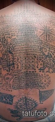 татуировка sak yant No. 798 е достойна версия на модел, който може лесно да се използва за обработка и прилагане като татуировка sak yant за жени