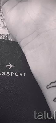 foto-tatu-samolet-dlya-stati-pro-znachenie-tatuirovki-s-samolet-055-tatufoto-ru