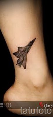 Repülőgépes tetoválás fényképe egy repülővel készült tetoválás jelentéséről szóló cikkhez - tatufoto.ru - 41