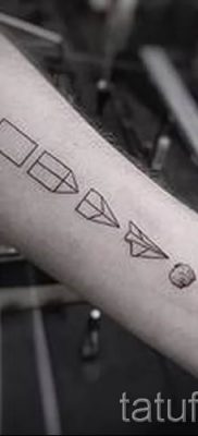 Repülőgépes tetoválás fotója egy cikkhez a tetoválás jelentéséről repülővel - tatufoto.ru - 7