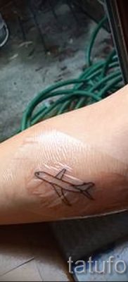 Fénykép egy repülőgép tetoválásról egy cikkhez a tetoválás jelentéséről repülővel - tatufoto.ru - 1