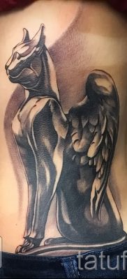 A szfinx tetoválás hűvös változata - szfinx tetováláshoz használható a lábán