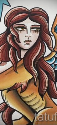 A szfinx tetoválás méltó változata - tetováláshoz használható egy színes macska szfinx vállán