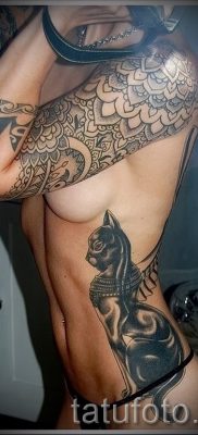 A szfinx tetoválás stílusos változata - a karon lévő szfinx tetováláshoz használható