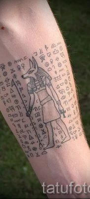 A szfinx tetoválás hűvös változata - szfinx tetováláshoz használható a lábán