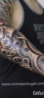 fotó egy fogaskerék tetoválásról, kelt 2017.08.01. №095 - Fogaskerék tetoválás -