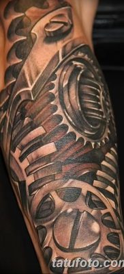 fotó egy fogaskerék tetoválásról, kelt 2017.08.01. №099 - Fogaskerék tetoválás -