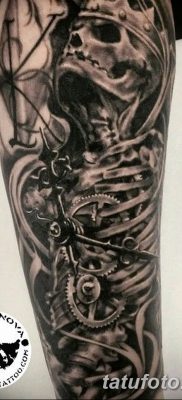 fotó egy fogaskerék tetoválásról, kelt 2017.08.21. # 100 - fogaskerék tetoválás -