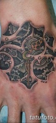 fotó egy fogaskerék tetoválásról, kelt 2017.08.01., №133 - fogaskerék tetoválás -