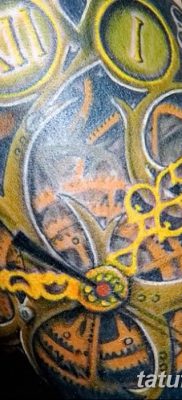 fotó egy fogaskerék tetoválásról, kelt 2017.08.01., №138 - fogaskerék tetoválás -