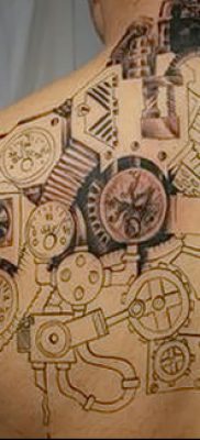fotó egy fogaskerék tetoválásról, kelt 2017.08.01., №154 - Fogaskerék tetoválás -