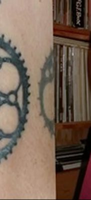 fotó a fogaskerék tetoválásról, kelt 2017.08.01., №157 - Fogaskerék tetoválás -