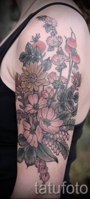 fotó csipkebogyó tetoválásról a csipkebogyó tetoválás jelentéséről szóló cikkhez - tatufoto.ru - 1