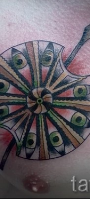 Pajzs tetoválás fényképe 38