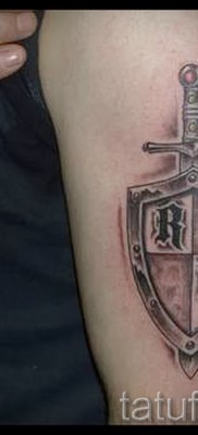 Fotó a pajzs tetoválásról 36