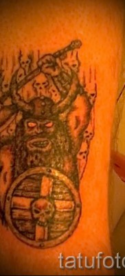 Fotó a pajzs tetoválásról 30