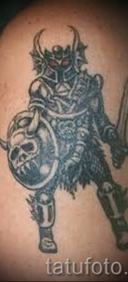 Fotó a pajzs tetoválásról 21