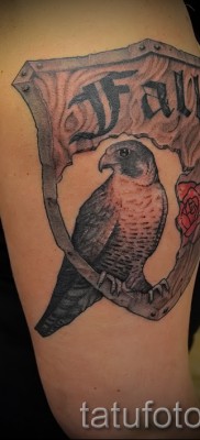 Fotó a pajzs tetoválásról 6