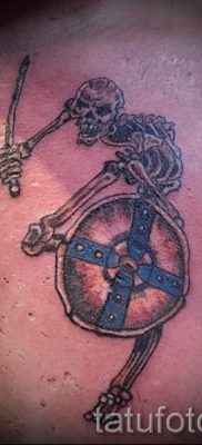 A sikeres kard és pajzs tetoválás ötlete a kard és pajzs tetoválás történetéről szóló cikkhez