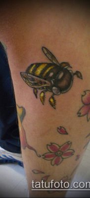 Darázs TATTOO № 169 - a minta érdekes változata, amely könnyen használható felülvizsgálathoz és rajzoláshoz, mint egy poszméh tetoválása az ujján