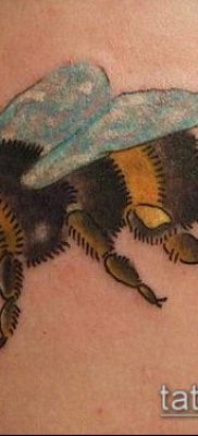 Bumblebee TATTOO No. 260 - a minta egyedülálló változata, amely jól használható feldolgozásra és tetoválásra, poszméhnek az ujján