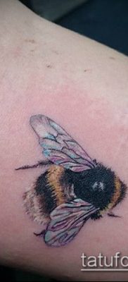 Bumblebee TATTOO # 837 - a minta egyedi változata, amely könnyen használható módosításra és poszméh tetoválásként történő alkalmazásra