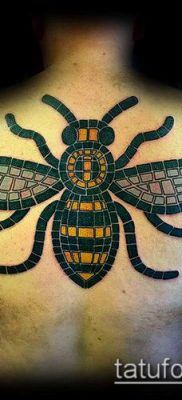 Bumblebee TATTOO No. 367 - a minta érdekes változata, amely sikeresen használható a poszméh tetoválásához és alkalmazásához