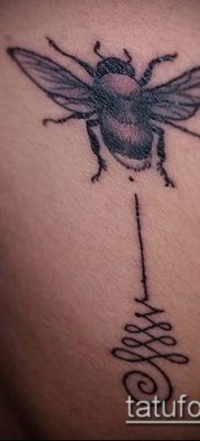 A Bumblebee TATTOO # 128 a minta hűvös változata, amely sikeresen használható a poszméh tetoválásaként történő módosítására és alkalmazására