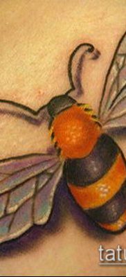 Bumblebee TATTOO № 166 - a minta egyedi változata, amely sikeresen használható a poszméh tetoválásához az ujj feldolgozásához és alkalmazásához