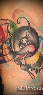 Bumblebee TATTOO # 521 - a minta hűvös változata, amely sikeresen használható a poszméh tetoválásként történő átalakítására és alkalmazására