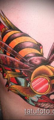 Bumblebee TATTOO # 728 - a minta exkluzív változata, amely jól használható módosítására és alkalmazására poszméhek tetoválásaként az ujján