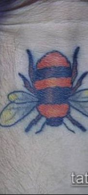 Bumblebee TATTOO # 198 - a kép hűvös változata, amely könnyen használható felülvizsgálatra és tetoválásként poszméh shcherbinka alkalmazására
